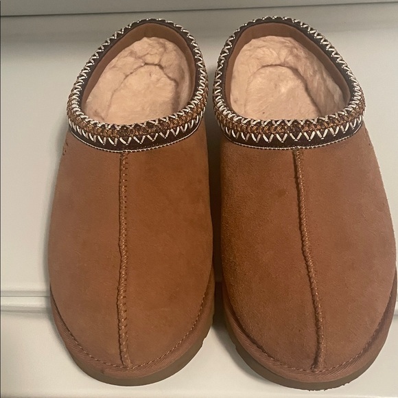UGG Shoes - UGG Tan Slip-On Loafers Women’s Size 9 Tasman LIKE NEW